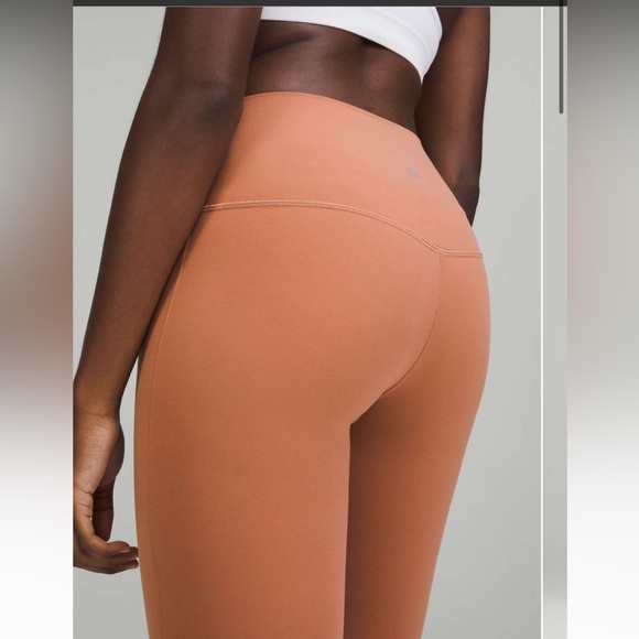 Lululemon Align High-Rise Crop 23"'
Dusty Clay - Picture 2 of 6